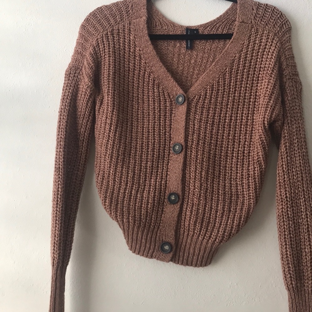 Moon and Madison Cropped Cardigan Top🤎